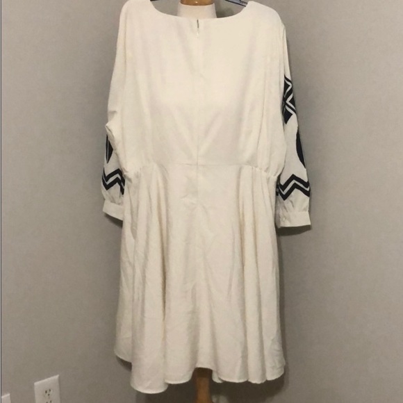 Eloquii off-white and black Aztec dress, size 20 - Picture 3 of 3